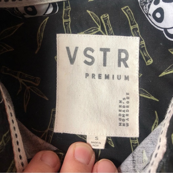 VSTR Mens Button Down Shirt Black Size Small Creepy Panda Japanese Print Anime - Picture 4 of 6